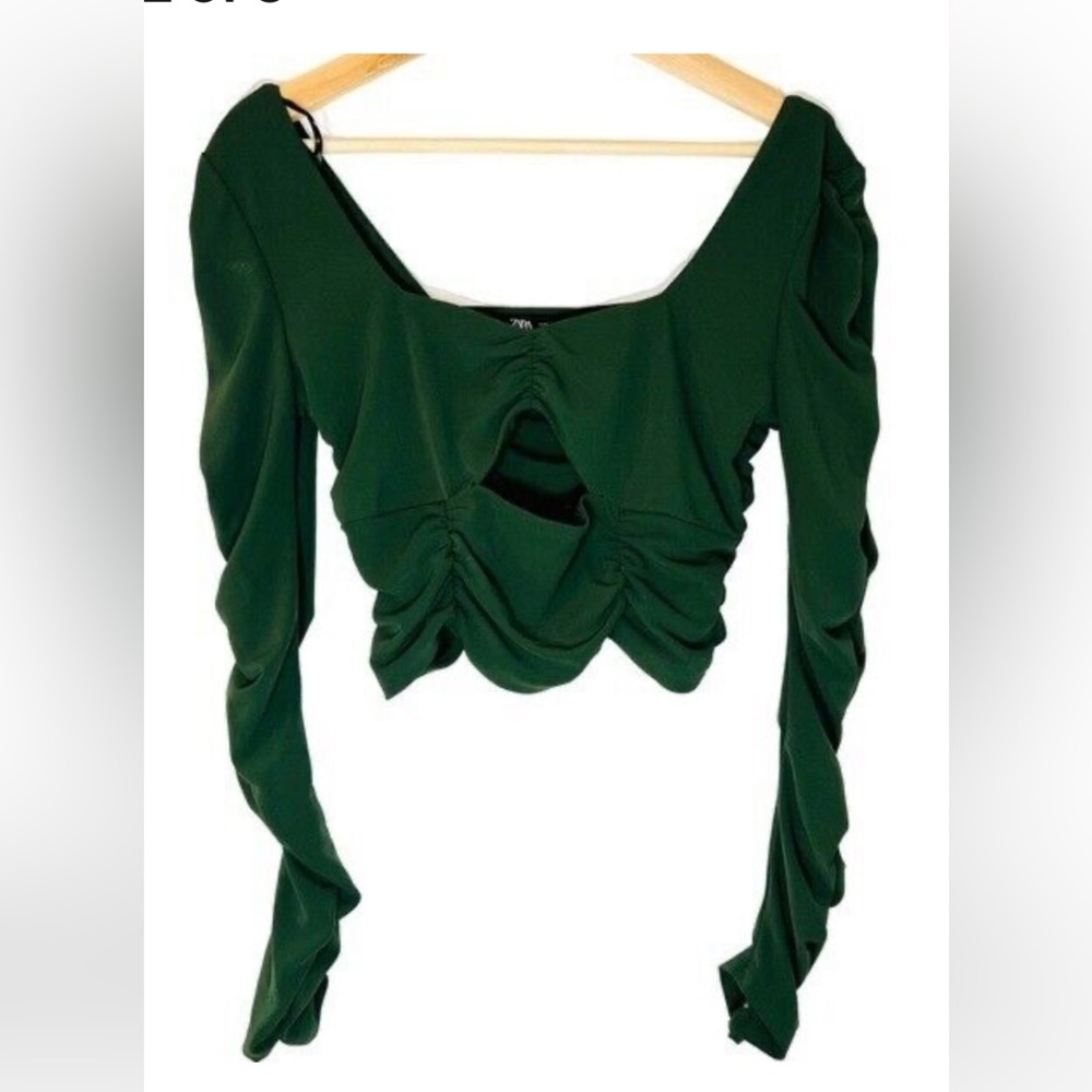 Zara Long Sleeve Ruched Crop Top in Green Size M